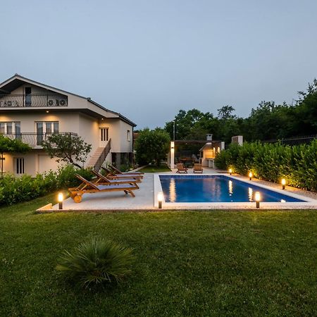 Villa Latica Dicmo Esterno foto