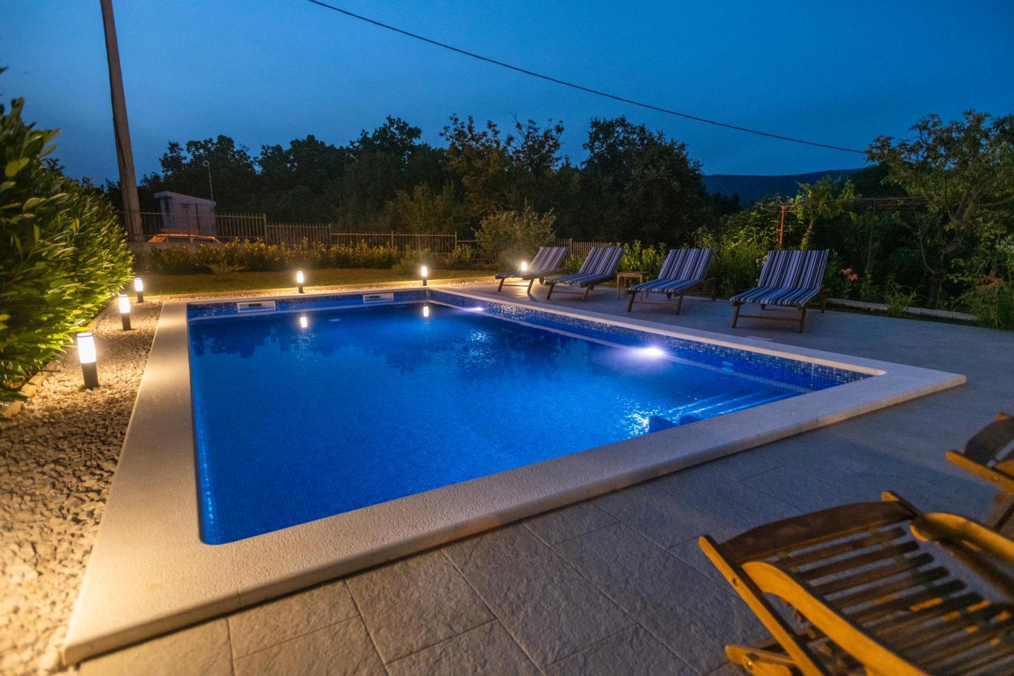Villa Latica Dicmo Esterno foto