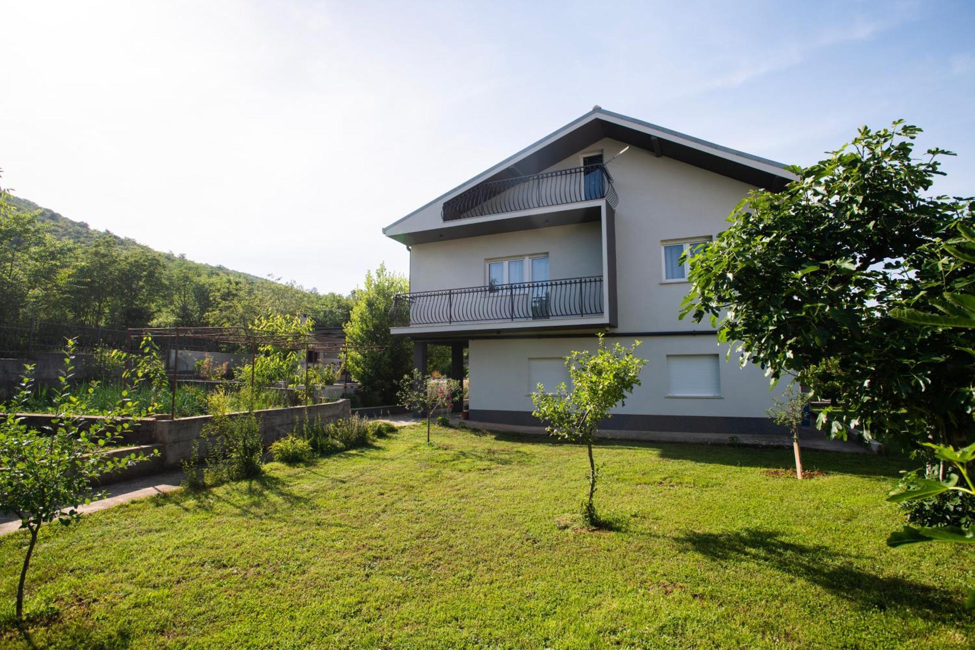 Villa Latica Dicmo Esterno foto
