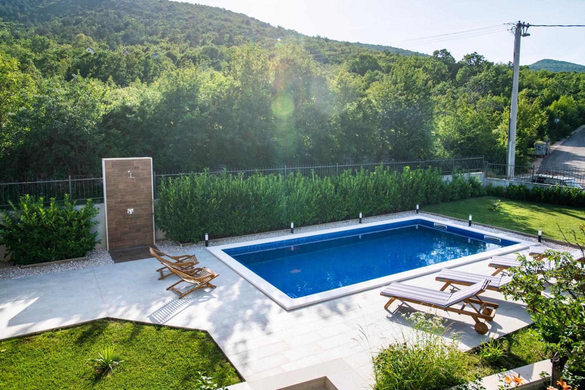 Villa Latica Dicmo Esterno foto